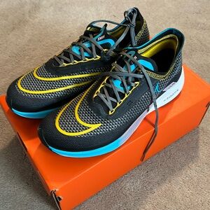 NIB Nike ZoomX Streakfly M7.5/W9 Black Chlorine